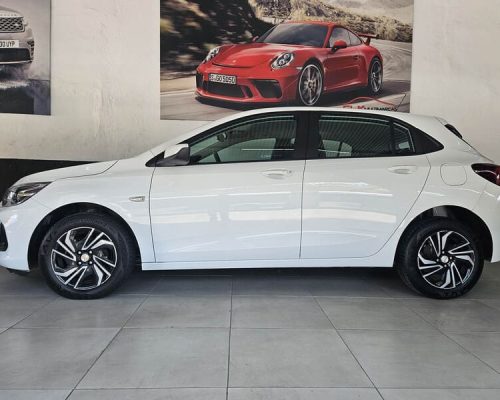 5-CHEVROLET-ONIX-HATCH-1.0-LT-12V-FLEX-5P-MANUAL-BRANCO-2025-CLK-MULTIMARCAS-LOJA-DE-CARROS-VILA-NOVA-CACHOEIRINHA